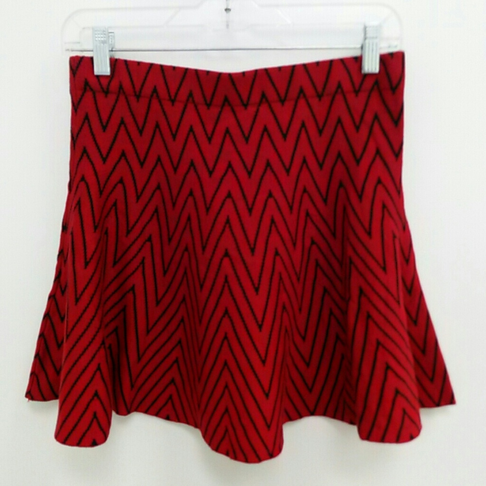 Candies Red Black Chevon Knit Skater Skirt Sz Small
